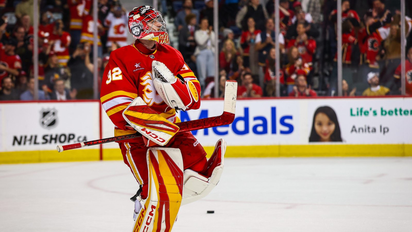 Dustin Wolf deserves the Calder Trophy