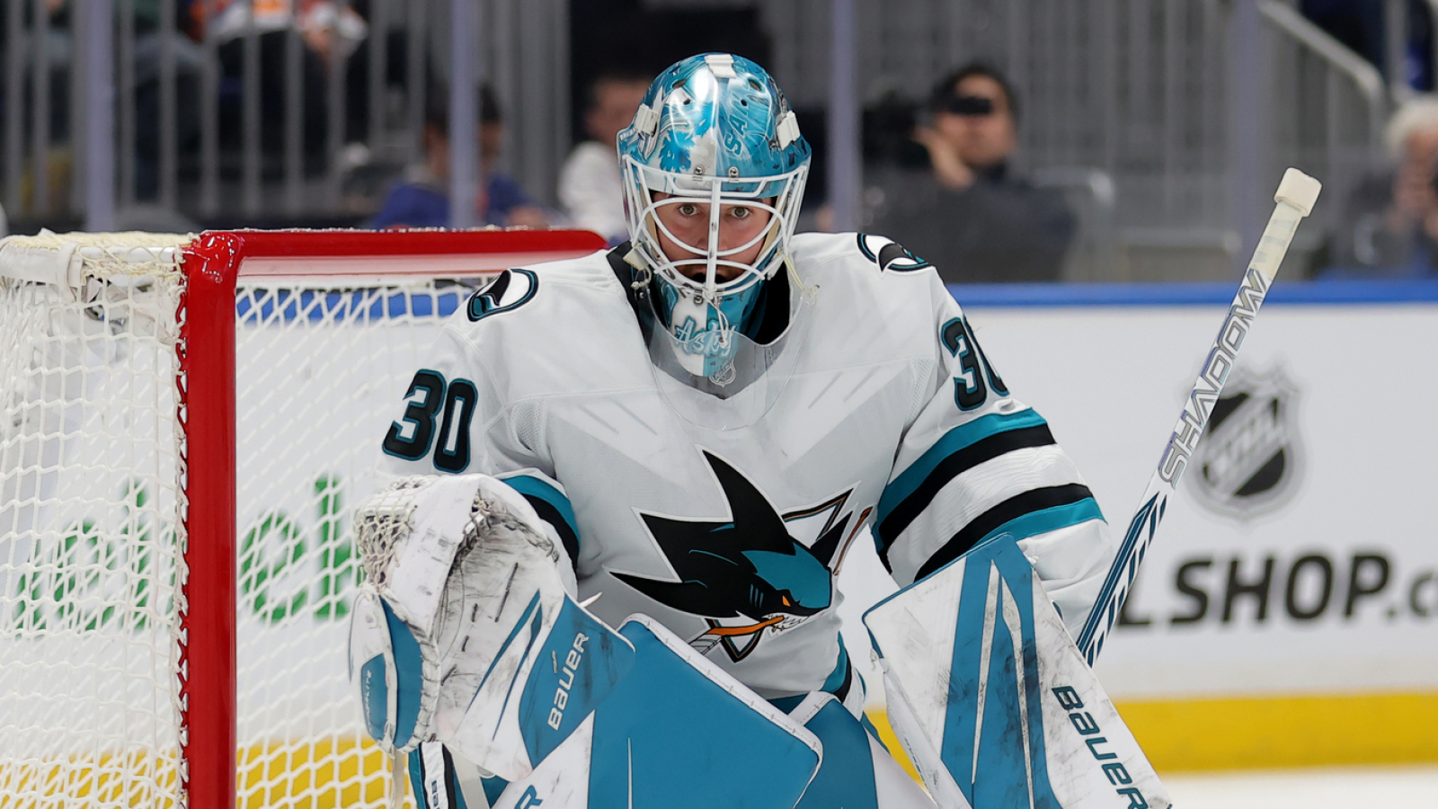 https://www.yardbarker.com/media/6/8/68700c5798b1117c4733ad5d998fa5a86817b325/thumb_16x9/sharks-correct-stance-on-struggling-goalie.jpg?v=1