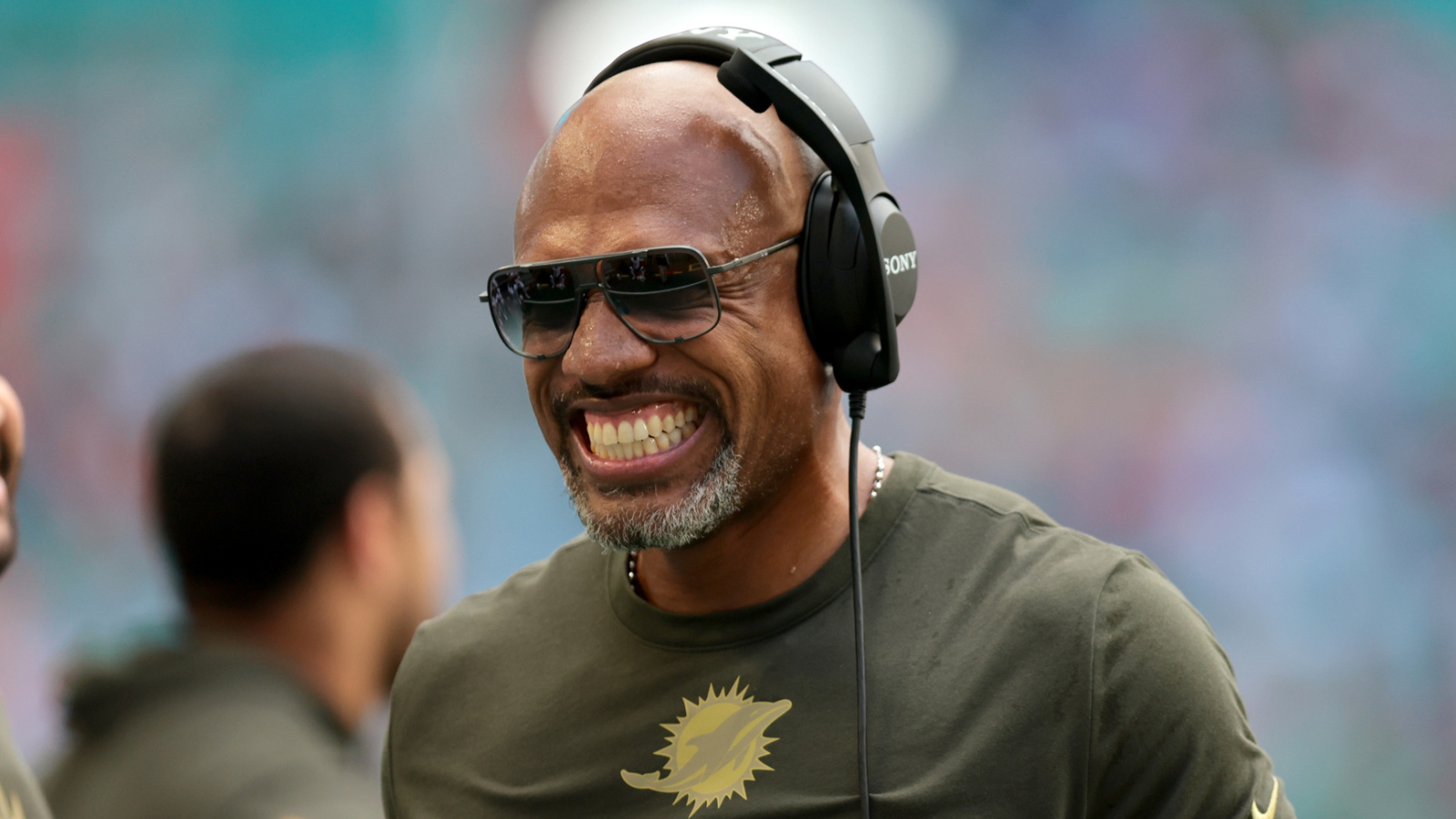 Ravens DC Anthony Weaver Appeals to Fans After Bengals Defeat