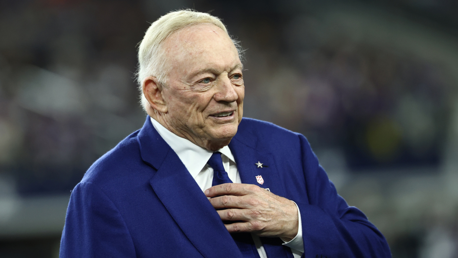 https://www.yardbarker.com/media/6/9/6907dad0bdf9e9a92dbc63d19213ff26e217bed5/thumb_16x9/cowboys-jerry-jones-opens-brian-schottenheimer.jpg?v=1