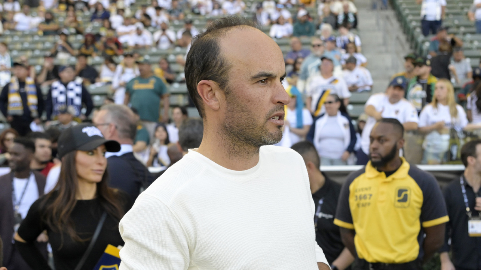 https://www.yardbarker.com/media/6/9/69251b25a271523cb4ebbad77c4d6c537965dc18/thumb_16x9/landon-donovan-wayne-rooney-react-shocking.jpg?v=1