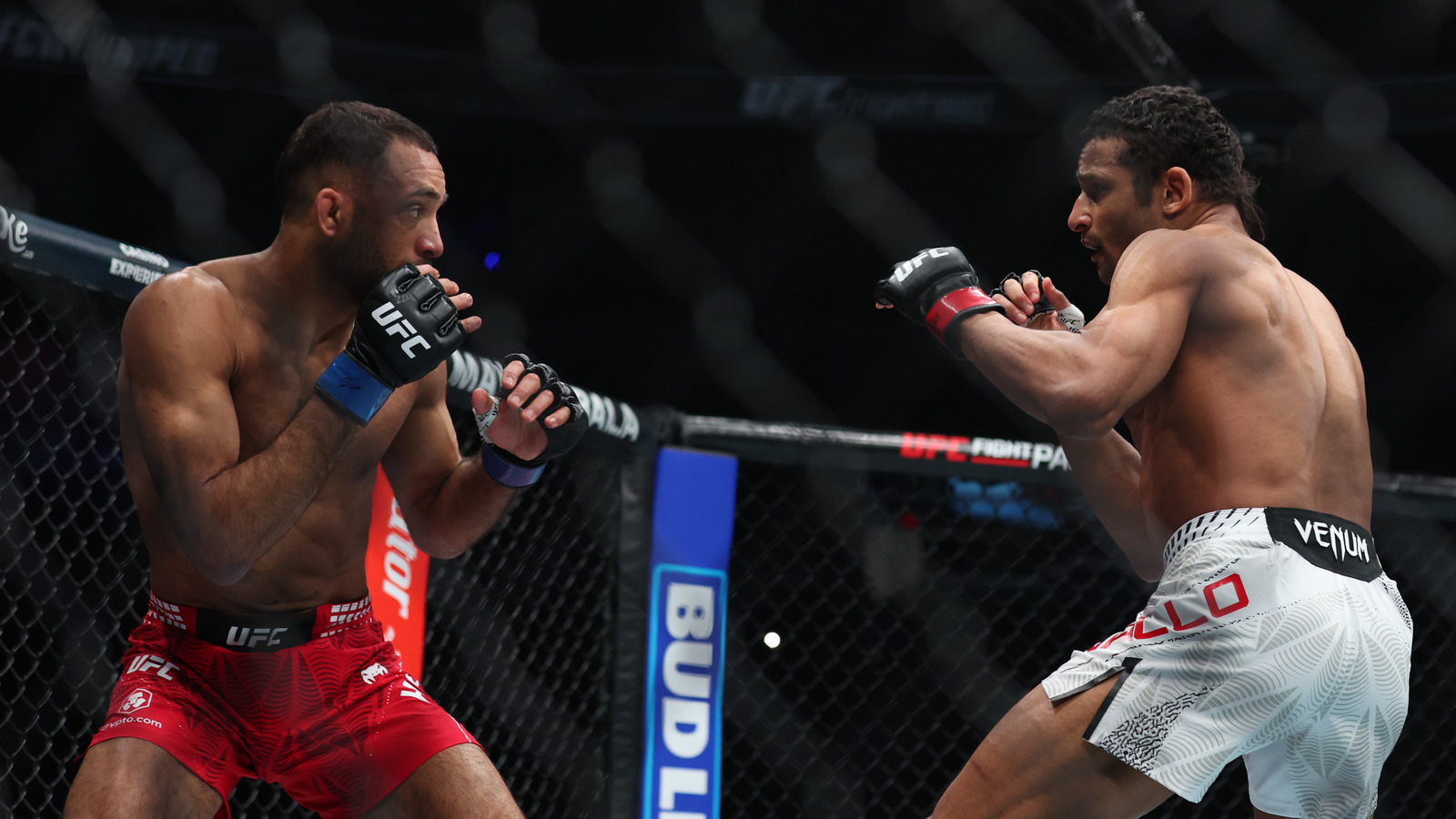 Mandel Nallo Defeats Nate Landwehr by TKO in Round 2 at UFC Edmonton