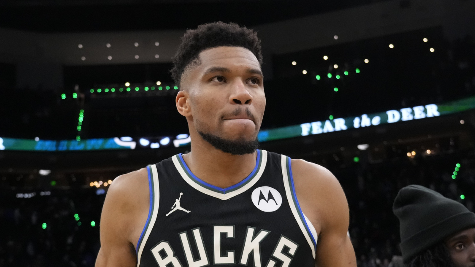 https://www.yardbarker.com/media/6/9/695e679ff50254046f78b698619262d2f0d9aab4/thumb_16x9/suns-player-speculates-on-giannis-antetokounmpos.jpg?v=1