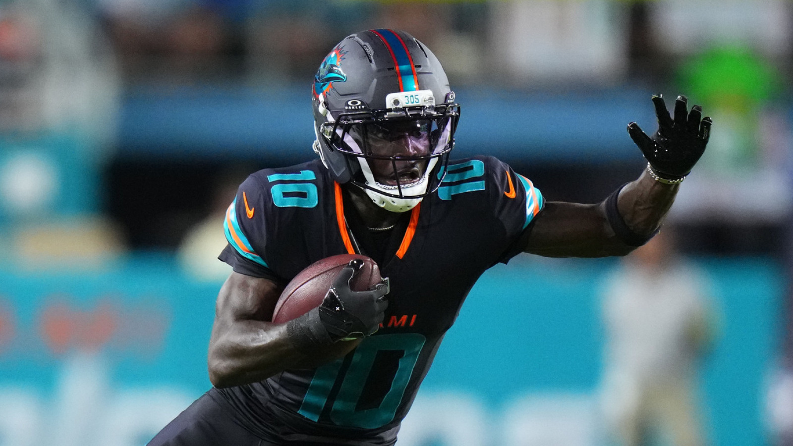 https://www.yardbarker.com/media/6/9/69ace8ca676d5f2e68b4c996e951d0aaf30c99e2/thumb_16x9/surprise-afc-west-team-best-fit-tyreek-hill.jpg?v=1