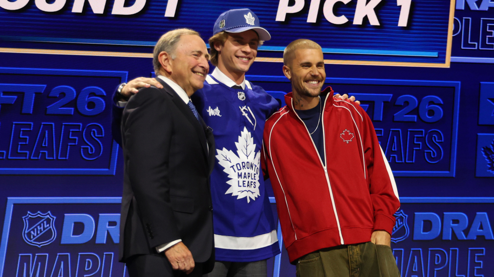 https://www.yardbarker.com/media/6/9/69c34f540897af3aa272069493848152ea9993f0/thumb_16x9/maple-leafs-plan-play-gavin-mckenna-auston.jpg?v=1