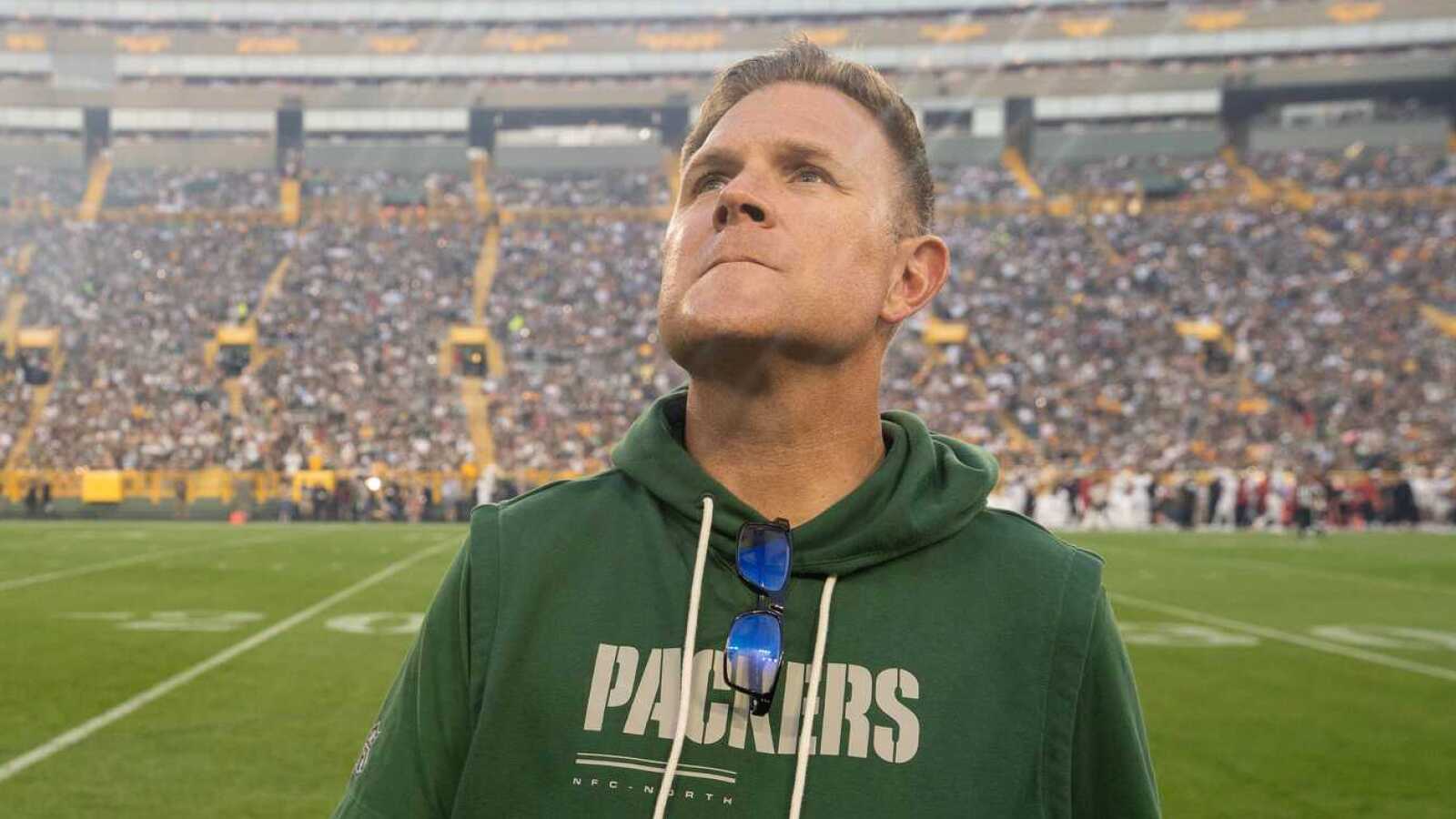 https://www.yardbarker.com/media/6/9/69c4b40a8053972d3c32ea6fe83d40845ec334fb/thumb_16x9/green-bay-packers-general-manager-brian-gutekunst.jpg?v=1