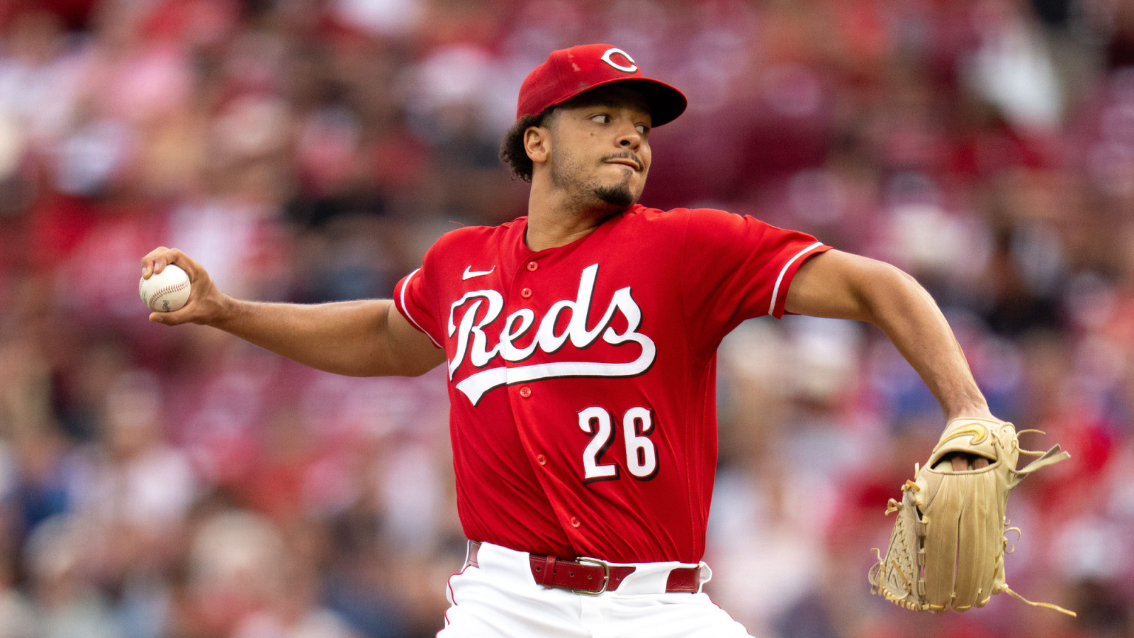 Cincinnati Reds Extend Young Ace