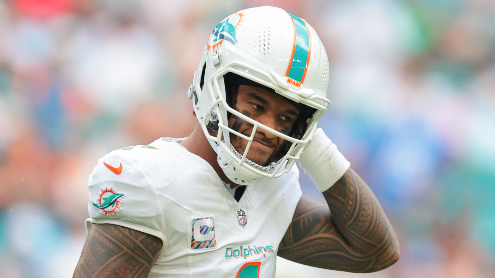 https://www.yardbarker.com/media/6/a/6aadc23e0461f2b484b97acd72aba64c9b9e31c5/thumb_16x9/dolphins-tua-tagovailoa-apologizes-controversial.jpg?v=2