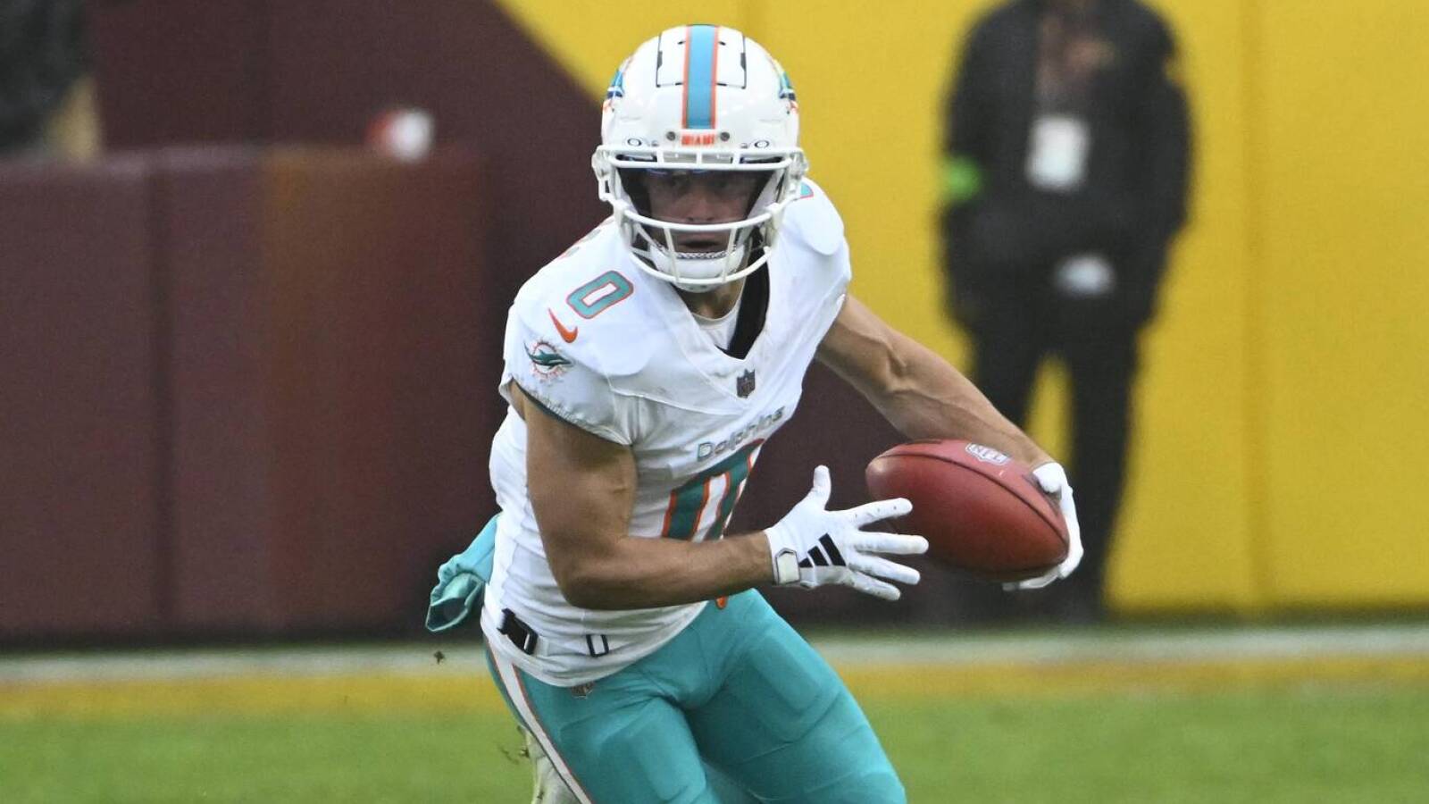 Dolphins ReSign Braxton Berrios 3M Contract in 2024, Room Dominated
