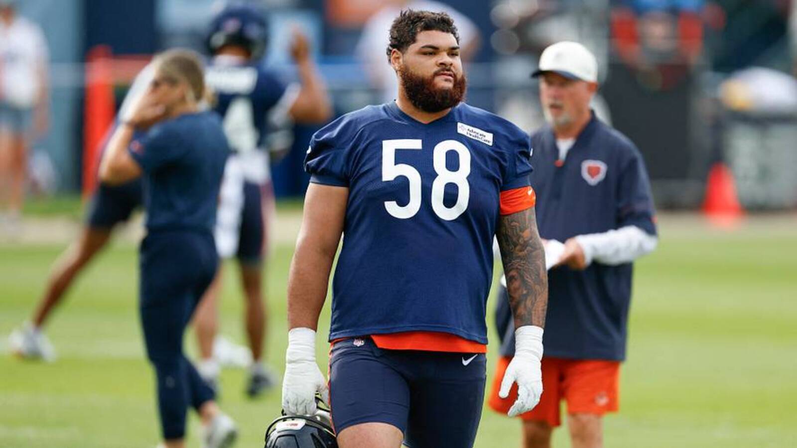 Darnell Wright Exits Chicago Bears Practice Early With Apparent Injury