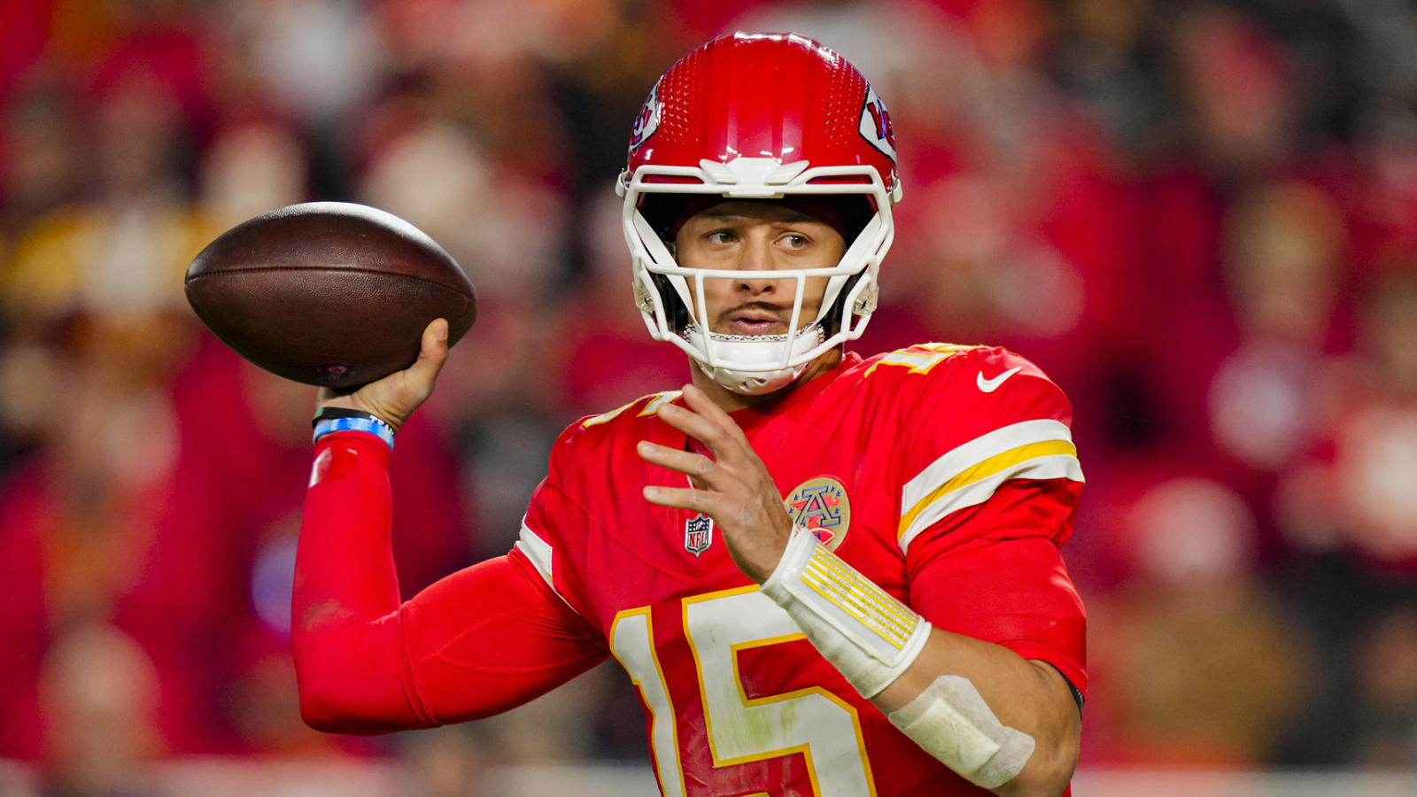 https://www.yardbarker.com/media/6/b/6b3fa62ceed1a83af3e2db6fe6f6df3b78cf4c6d/thumb_16x9/mahomes-accepting-blame-chiefs-struggles.jpg?v=2