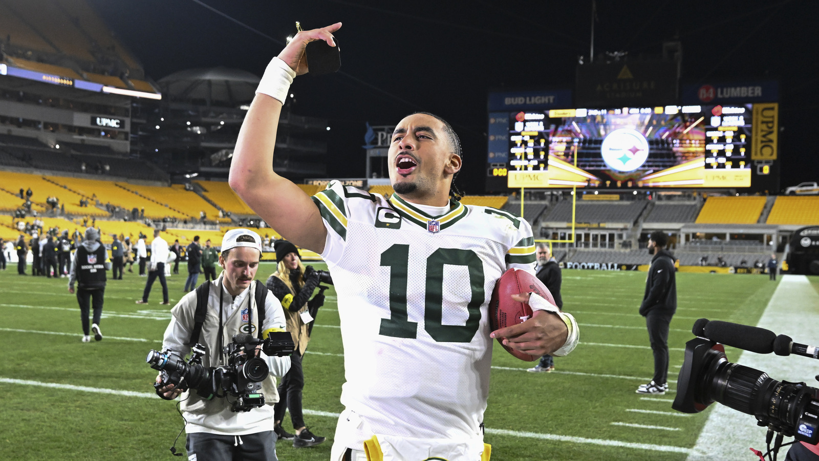 2025 Top Week 8 NFL Performances by Players from West | Yardbarker