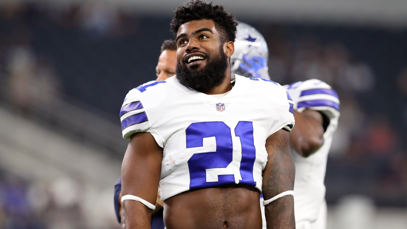 Cowboys mocks in crop-top jersey Yardbarker