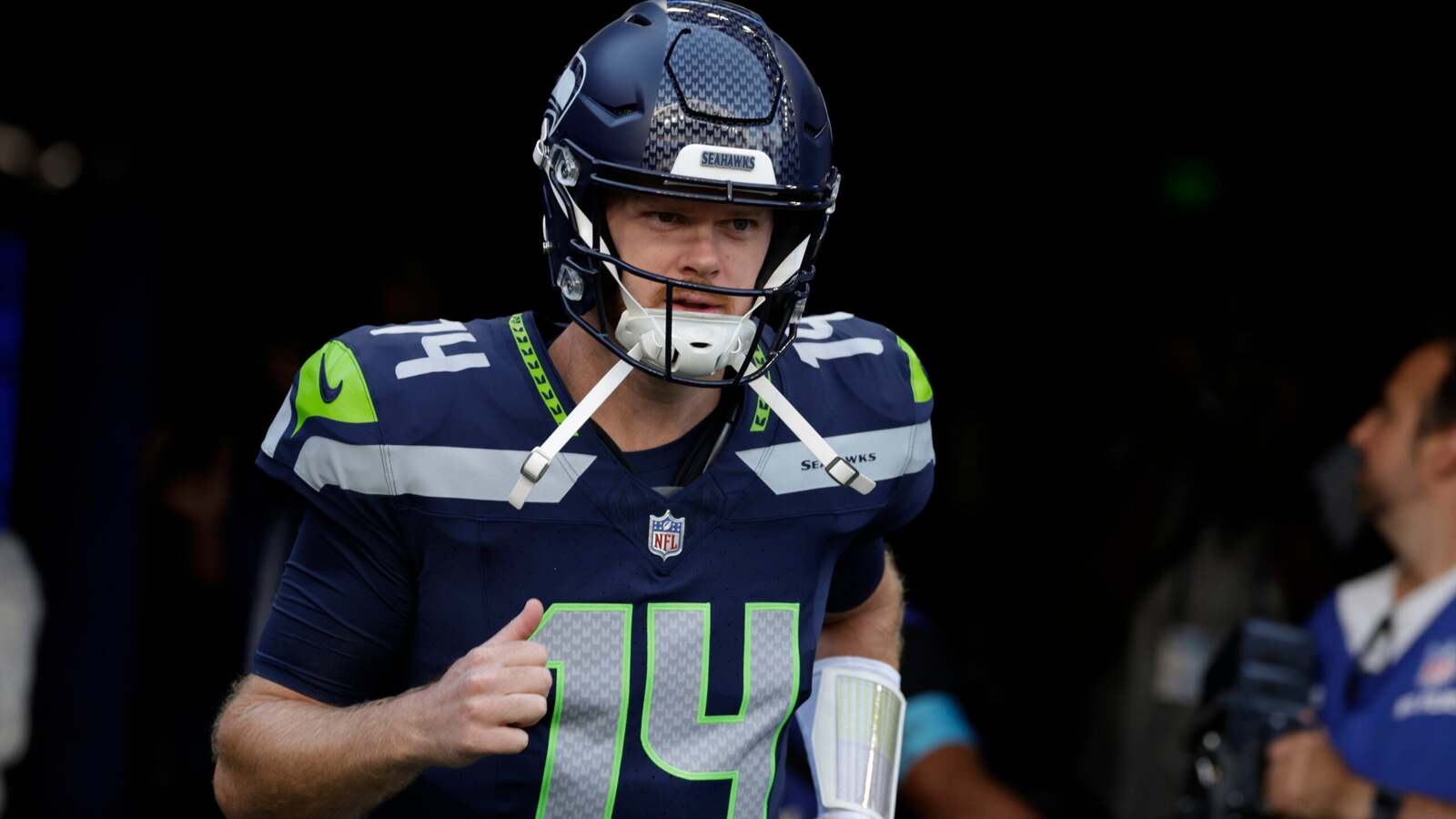Washington Commanders Gain Advantage Against Seattle Seahawks After Darnold Injury
