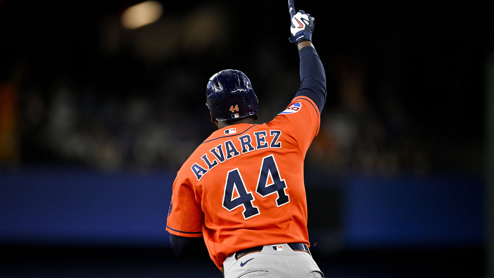 Who are the early favorites for all the 2026 MLB awards?