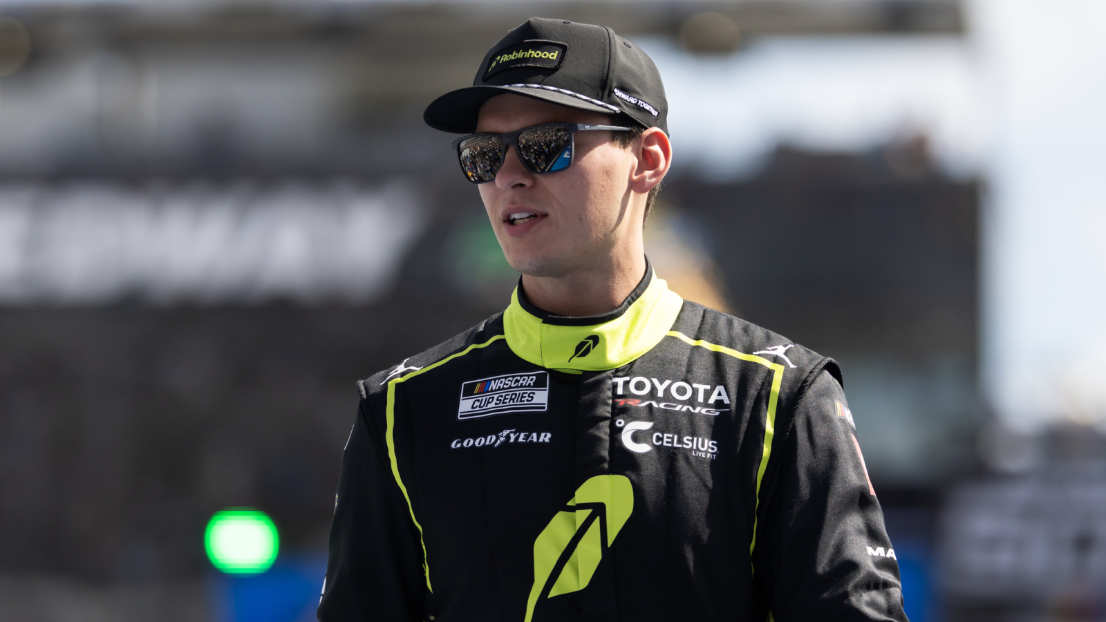 https://www.yardbarker.com/media/6/c/6c475363534d0302546755a07c4e53cdb59b101e/thumb_16x9/heim-continues-put-nascar-world-on-notice.jpg?v=1