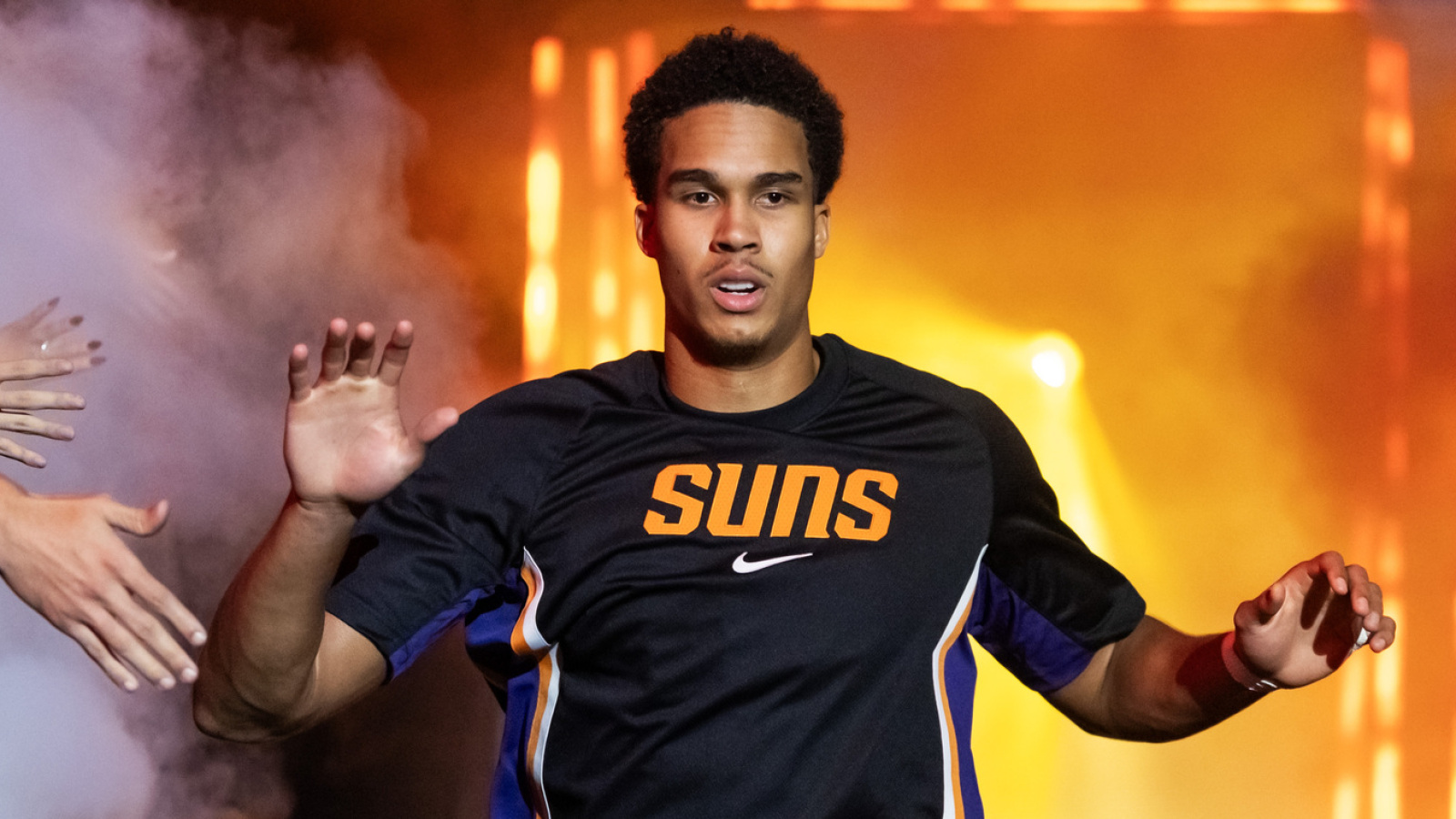 https://www.yardbarker.com/media/6/c/6c5b2242e4e29639e2920502aaa3b35529bfa6cd/thumb_16x9/young-suns-center-historic-night-against-pacers.jpg?v=2