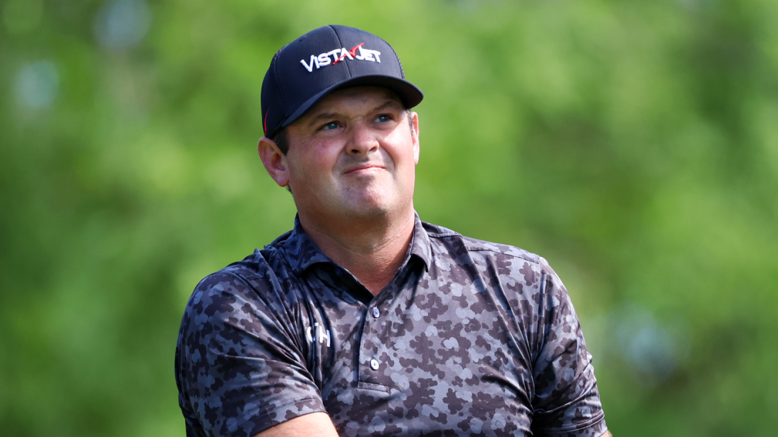 https://www.yardbarker.com/media/6/c/6ca7038c251ce65863150f3c296f8a849c82f247/thumb_16x9/patrick-reed-sinks-two-eagles-takes-early-lead.jpg?v=1
