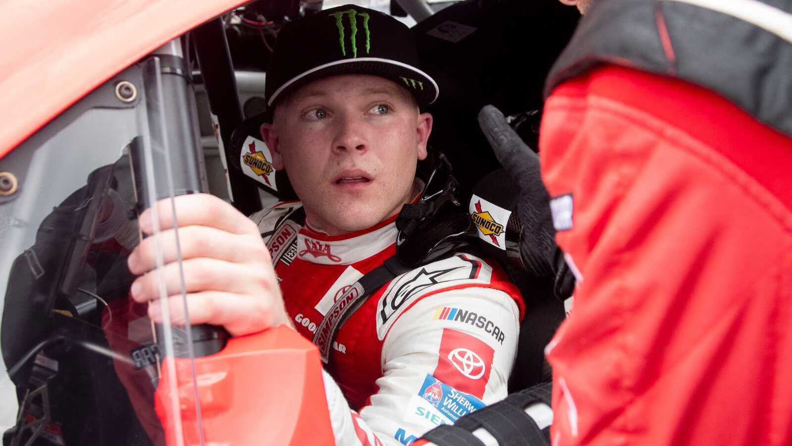 https://www.yardbarker.com/media/6/d/6d21e5464a816282d07bb8af0b824ef0bc69c109/thumb_16x9/ty-gibbs-offers-insight-crash-denny-hamlin.jpg?v=1
