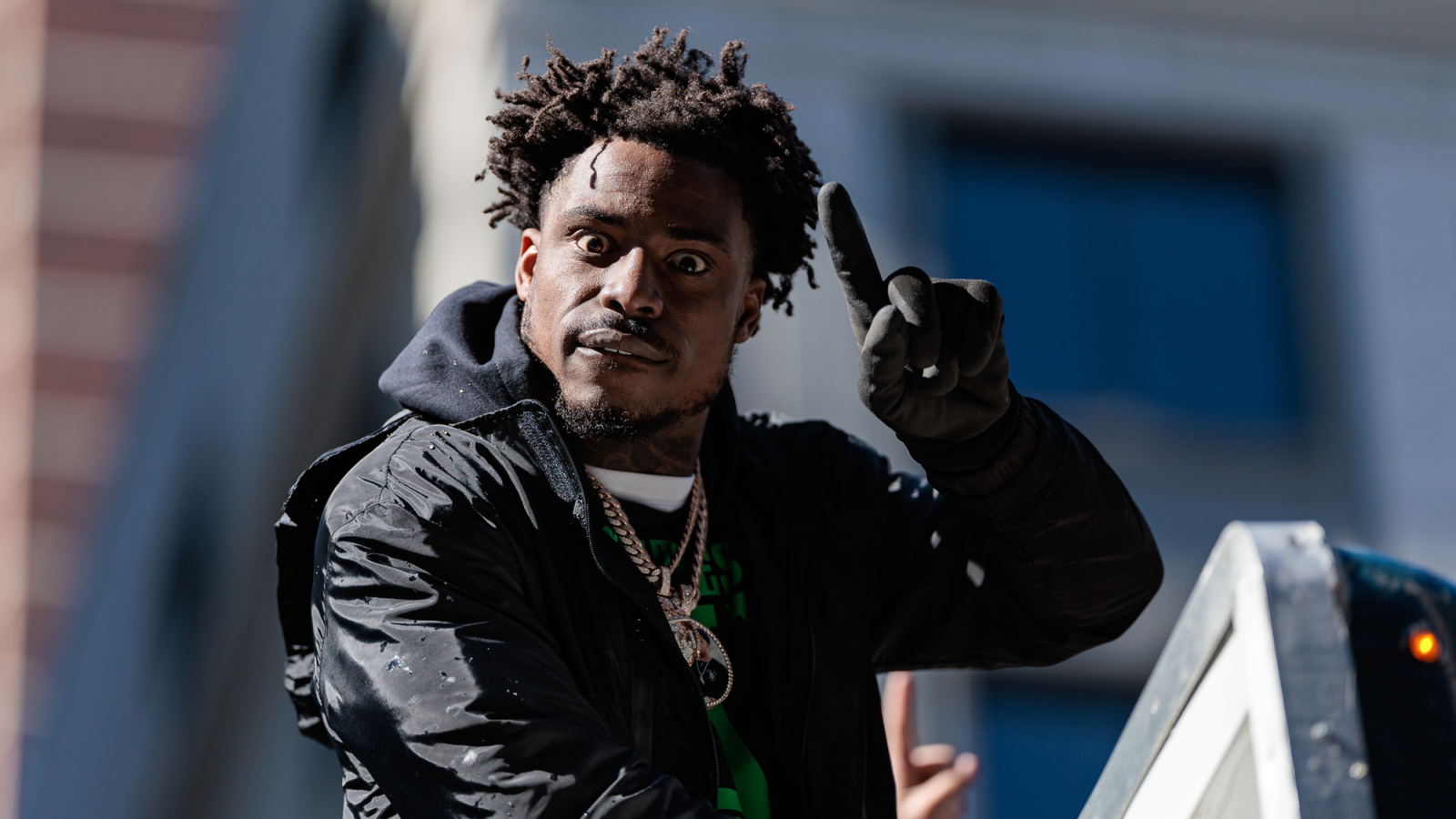 https://www.yardbarker.com/media/6/d/6d4350699b8aab2ef5118a3e082a5678ab5b1a75/thumb_16x9/feb-14-2025-philadelphia-pa-usa-philadelphia.jpg?v=1