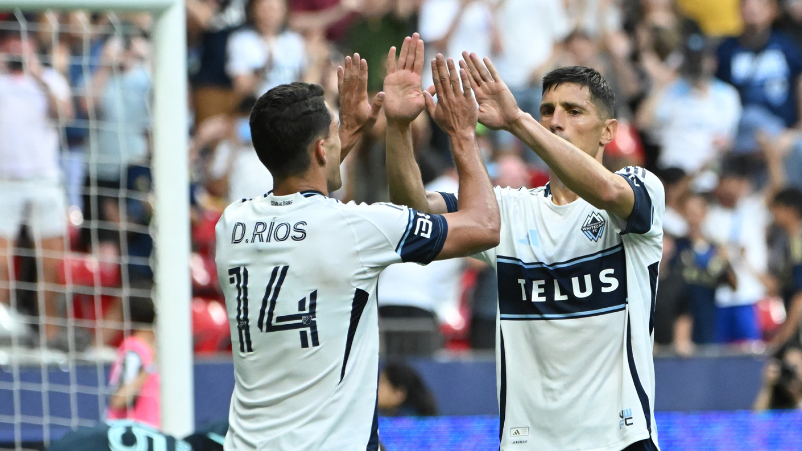 https://www.yardbarker.com/media/6/d/6d4c453d9b3c5f05d98dcabf48ec00a56bec913d/thumb_16x9/vancouver-blanks-seattle-as-unbeaten-streak-hits.jpg?v=1
