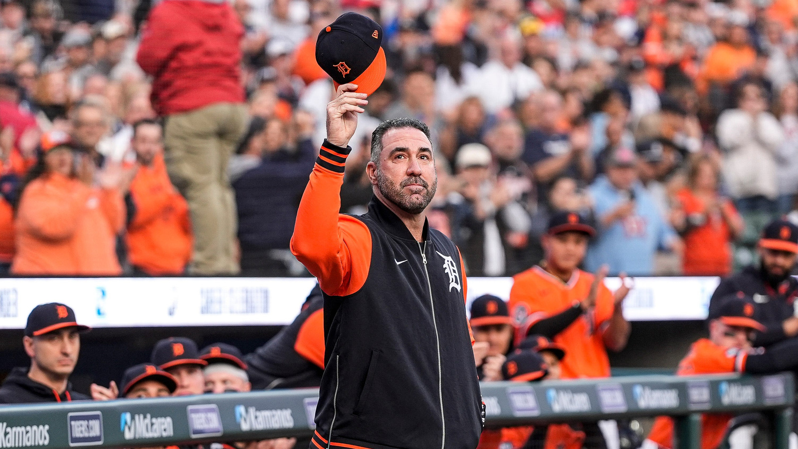 https://www.yardbarker.com/media/6/d/6d5b6214c1722500830a9daa9c5c2de727f06e29/thumb_16x9/detroit-tigers-pitcher-justin-verlander-35-waves.jpg