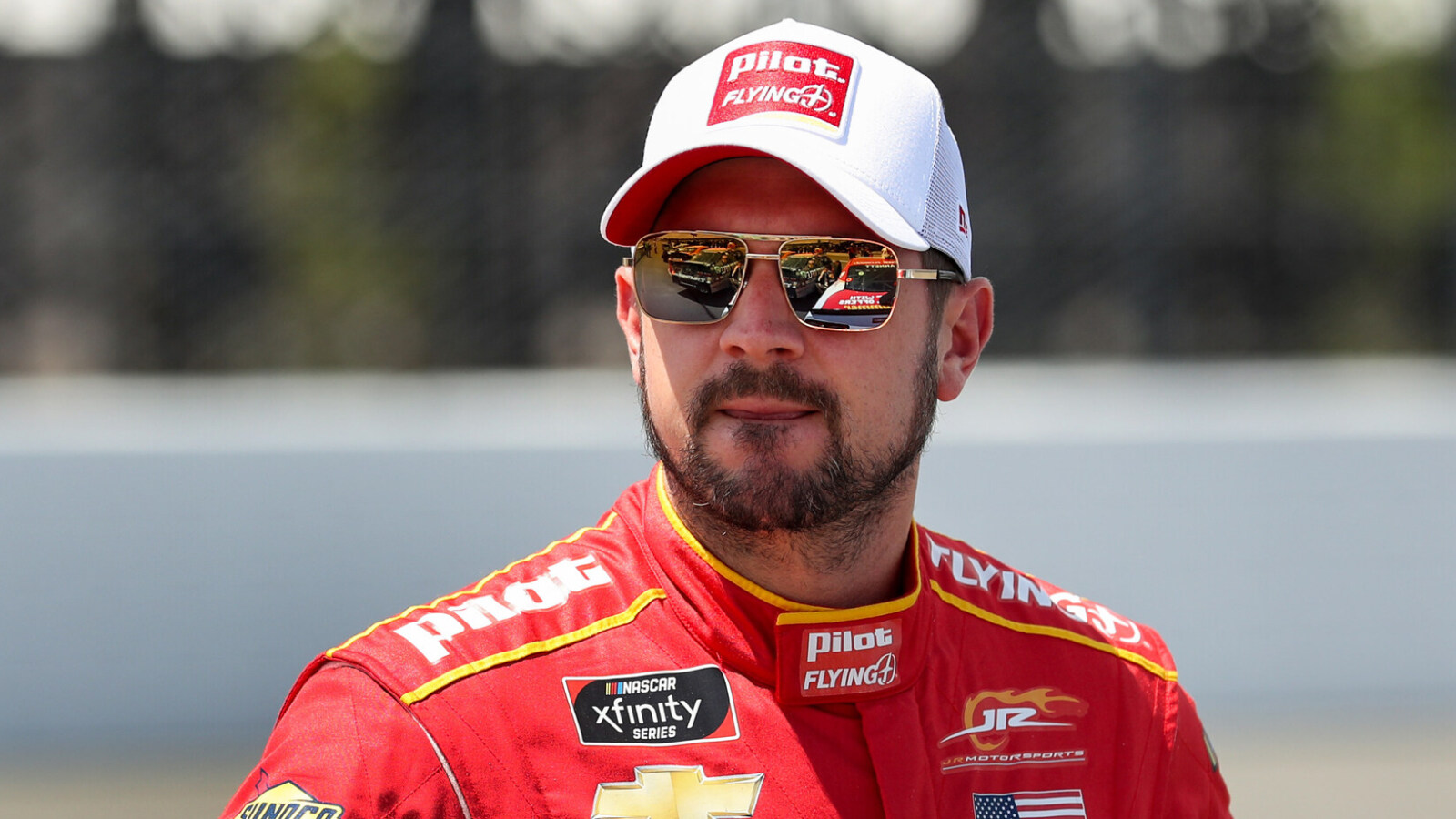 https://www.yardbarker.com/media/6/d/6d948fc4b0a9843a6a83ab449c59bed102596772/thumb_16x9/former-nascar-driver-michael-annett-dies-39.jpg?v=1
