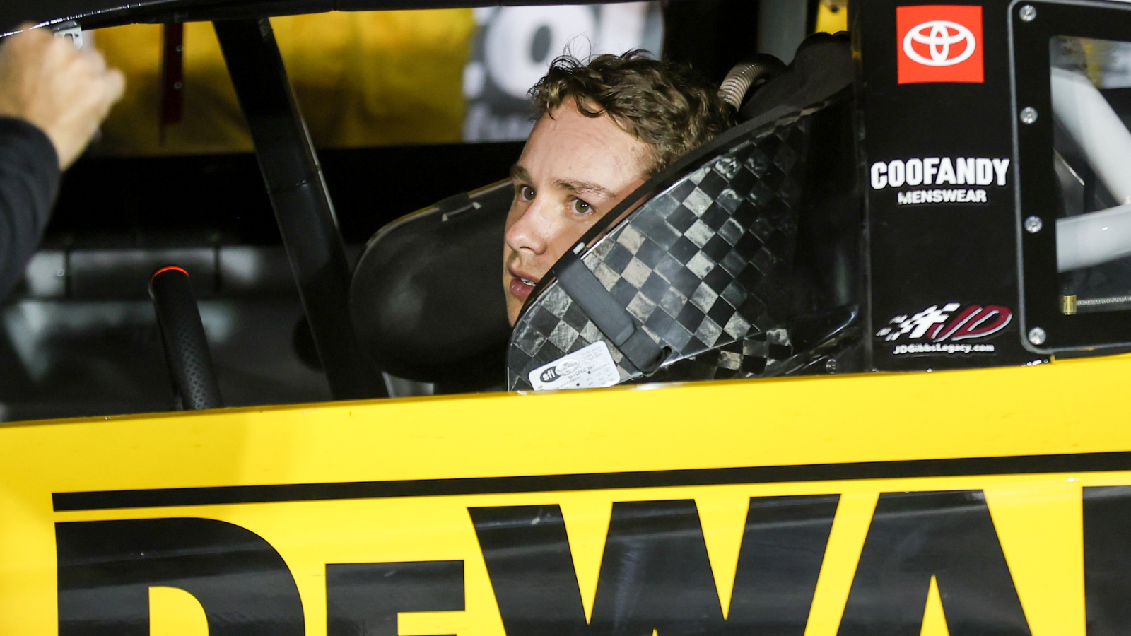 https://www.yardbarker.com/media/6/d/6da17102038aacde08309071ebeb950382c2ea93/thumb_16x9/nascar-bass-pro-shops-night-race-takeaways.jpg?v=1