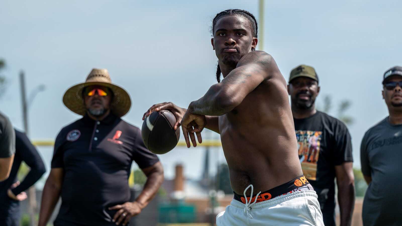 https://www.yardbarker.com/media/6/d/6dc2c9d99c0c08686d667e83c844f9bbeb9d1917/thumb_16x9/bryce-underwood-17-freshman-quarterback-michigan.jpg