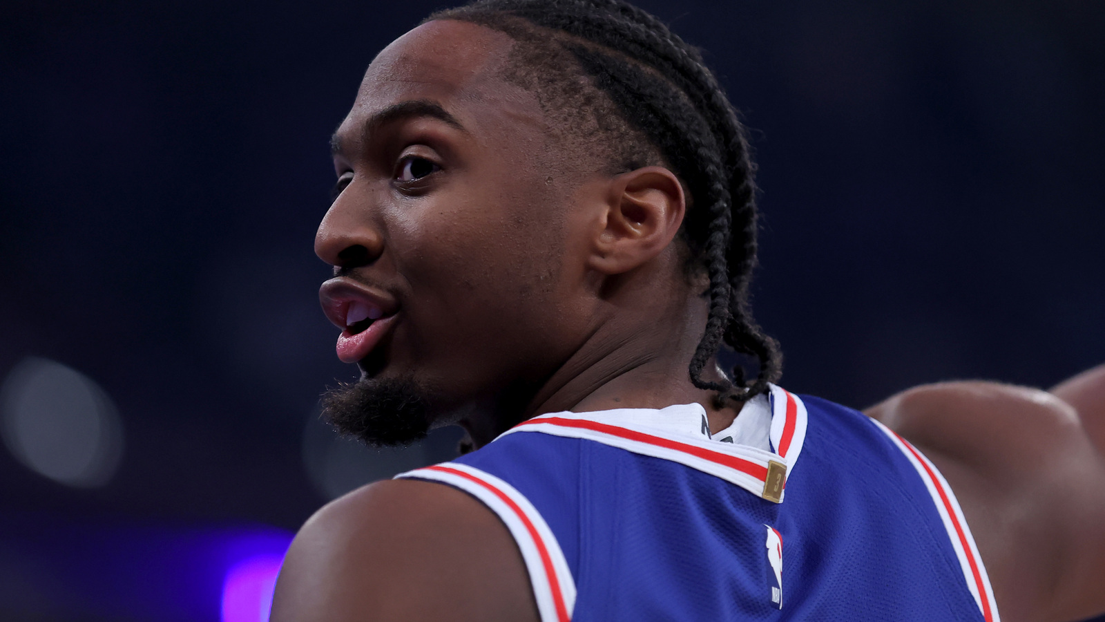 https://www.yardbarker.com/media/6/d/6dfd1ac267da4004fd62e6b65cf20b61930c5493/thumb_16x9/cavaliers-escape-biggest-weakness-as-76ers-rally.jpg