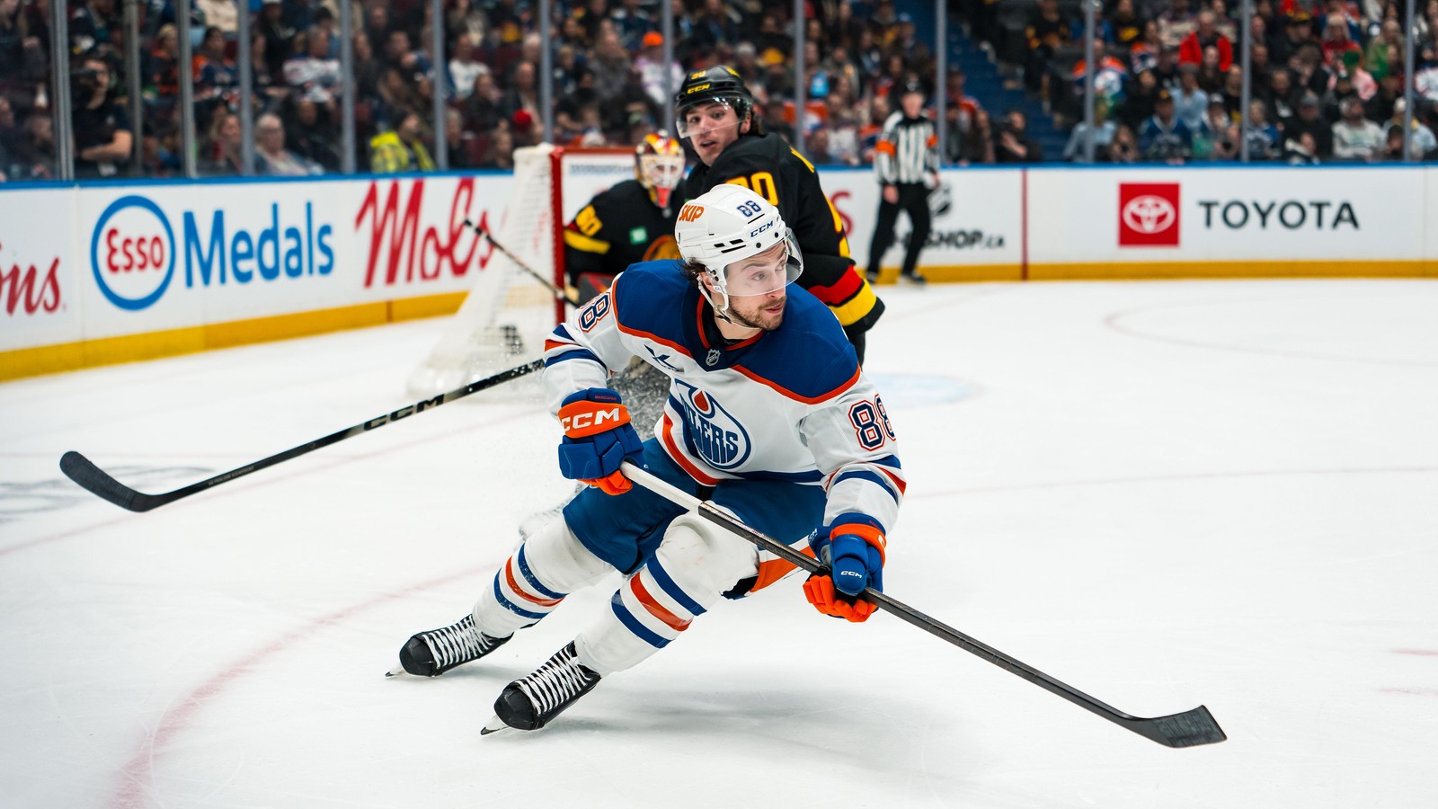 Oilers Place Andrew Mangiapane & Alec Regula on Waivers | Yardbarker