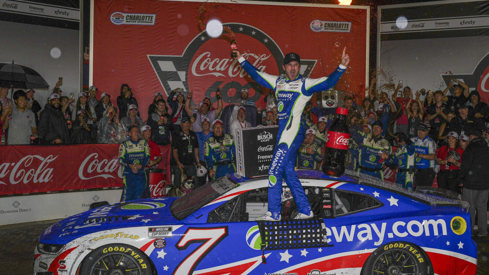 https://www.yardbarker.com/media/6/e/6e2561a3cc3e5f9ad99a34a107456ac5add7e356/thumb_16x9/three-surprising-nascar-cup-drivers-chase-field.jpg?v=1