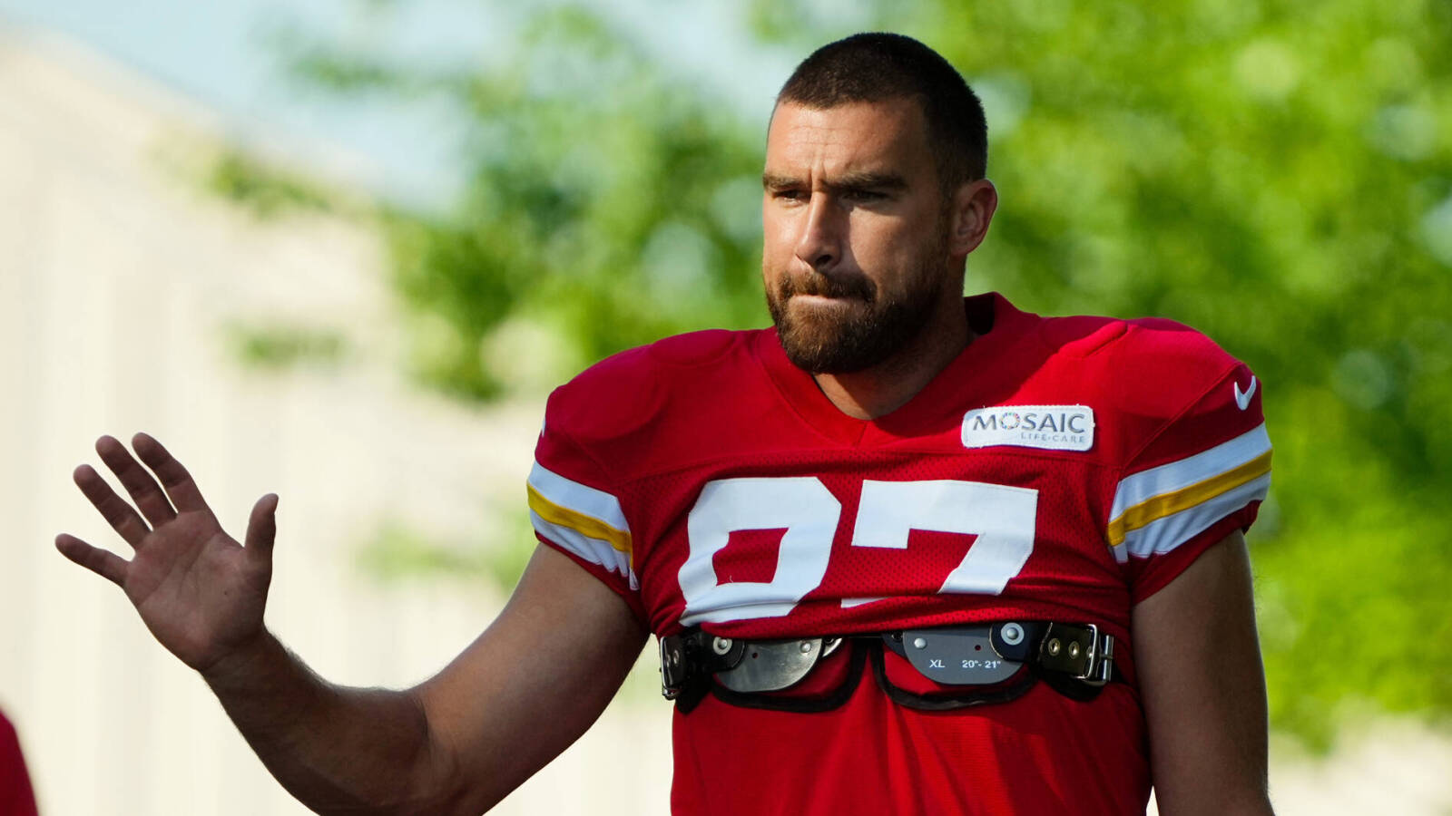 Travis Kelce, Taylor Swift reportedly hanging out together | Yardbarker