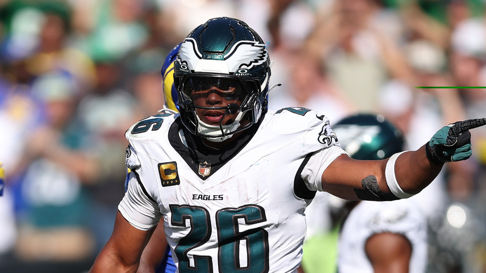 https://www.yardbarker.com/media/6/e/6e6e469df4283bc65b35f476a955921d0faa7bb1/thumb_16x9/giants-refused-bold-saquon-barkley-request-during.jpg?v=1