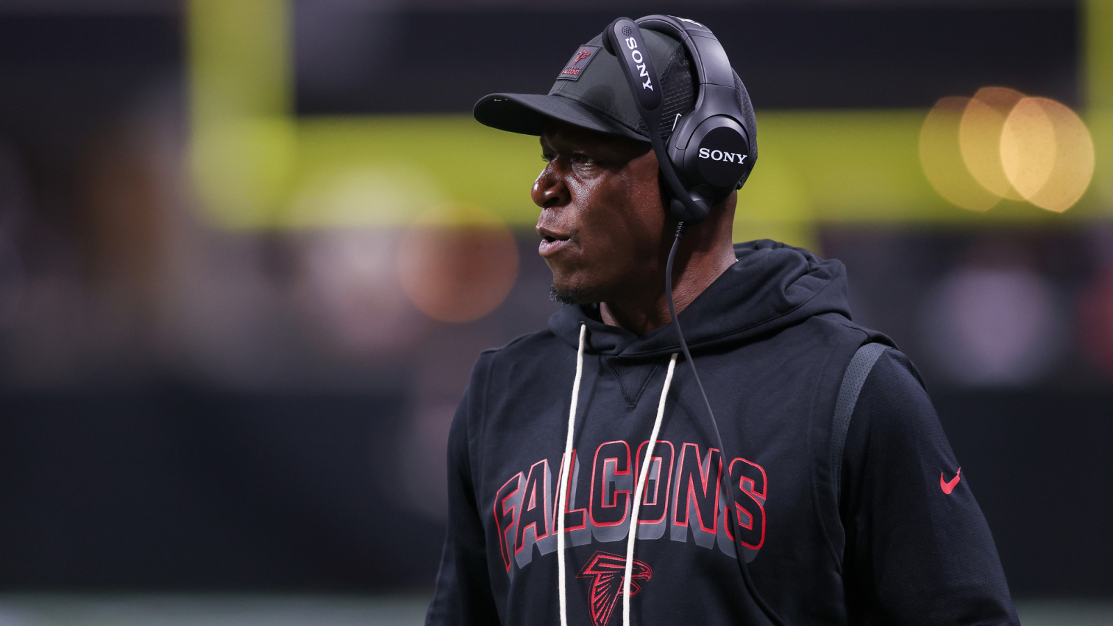 https://www.yardbarker.com/media/6/e/6ee9e5a6dc443b1950179e82a02c7efcf6ba5cc8/thumb_16x9/two-underrated-teams-return-nfl-playoffs-2025.jpg?v=1