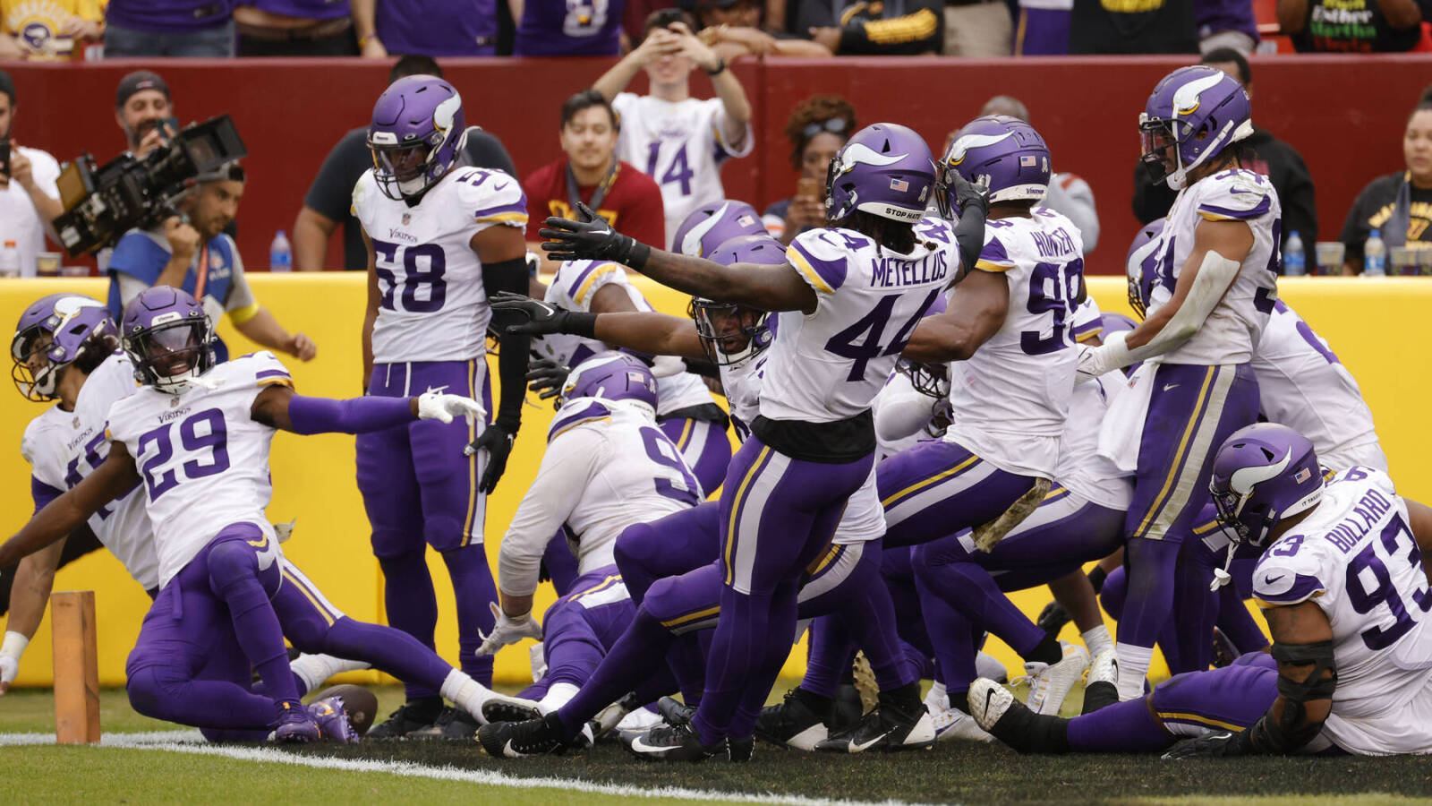 Vikings’ hot start is drawing crickets