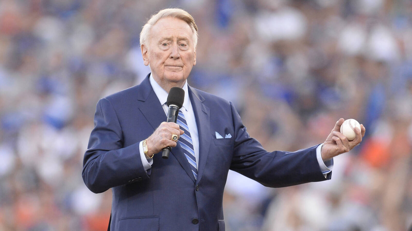 Yankees' announcer Michael Kay pays heartwarming tribute to the late