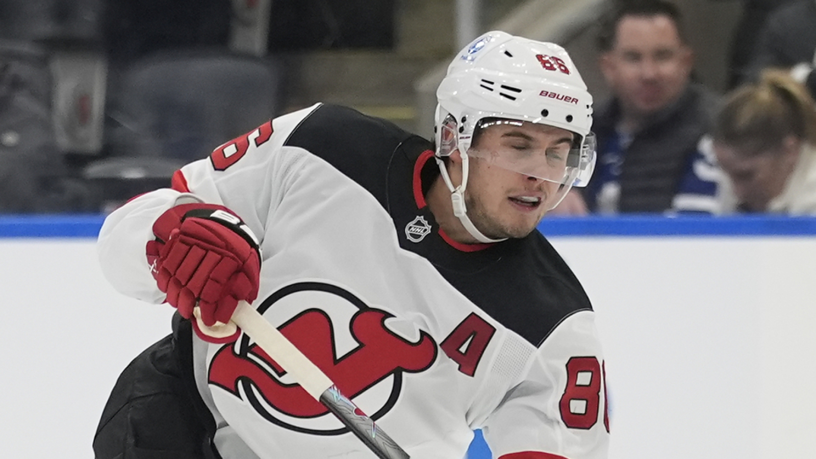 https://www.yardbarker.com/media/6/f/6f4303b6cdf0fe65eb9366c22e55717615c5c5c6/thumb_16x9/devils-hughes-recent-hot-streak-him-on-career.jpg?v=1