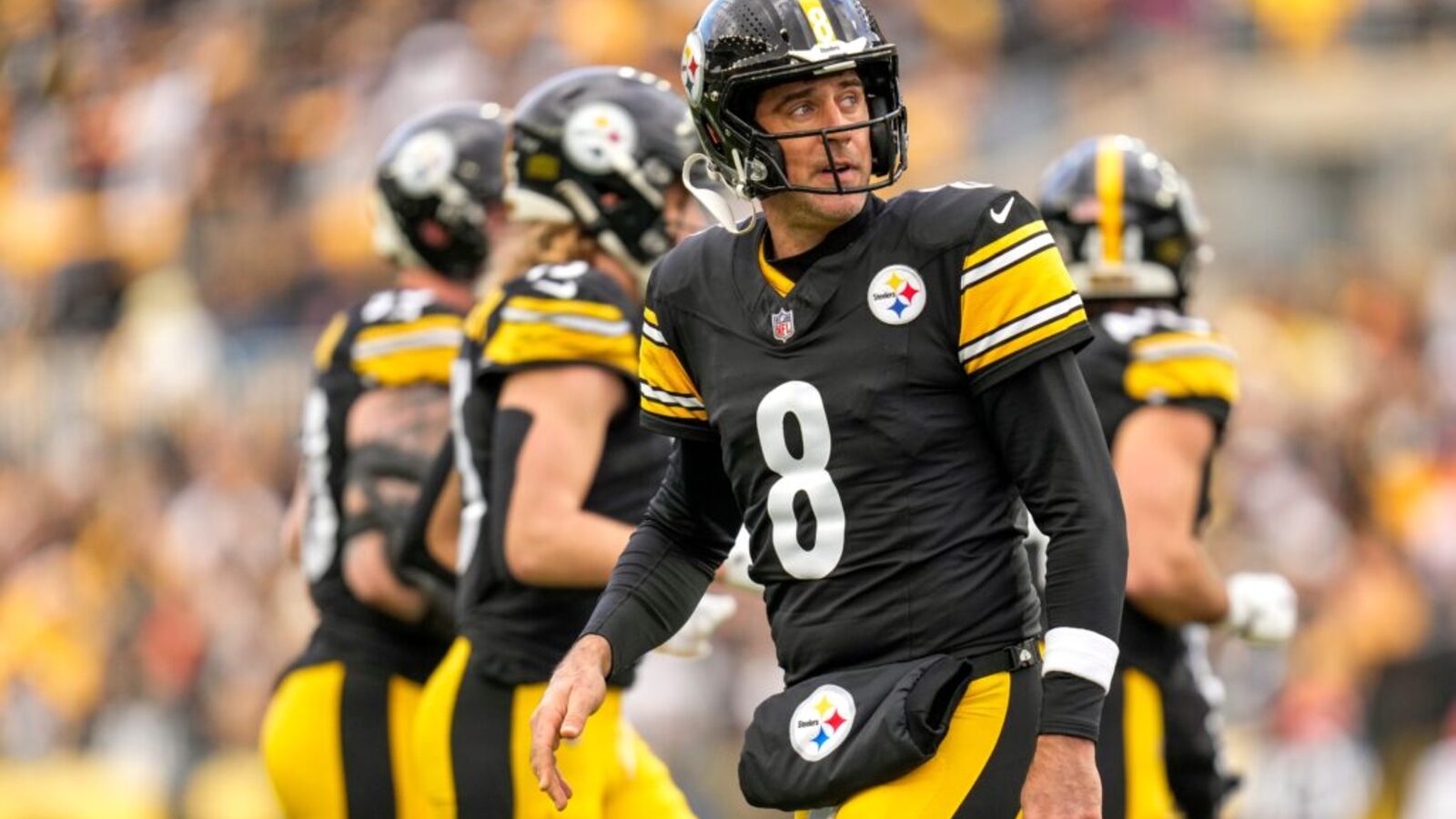 steelers-linked-to-intriguing-heir-apparent-behind-aaron-rodgers