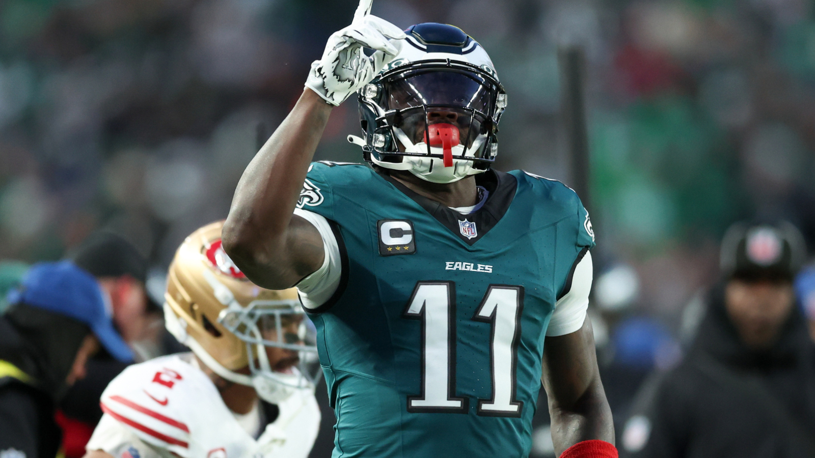 https://www.yardbarker.com/media/6/f/6f8708eef7de0aaf7a4f5f7e943741d1456f1294/thumb_16x9/insider-says-eagles-ready-trade-aj-brown-patriots.jpg?v=1