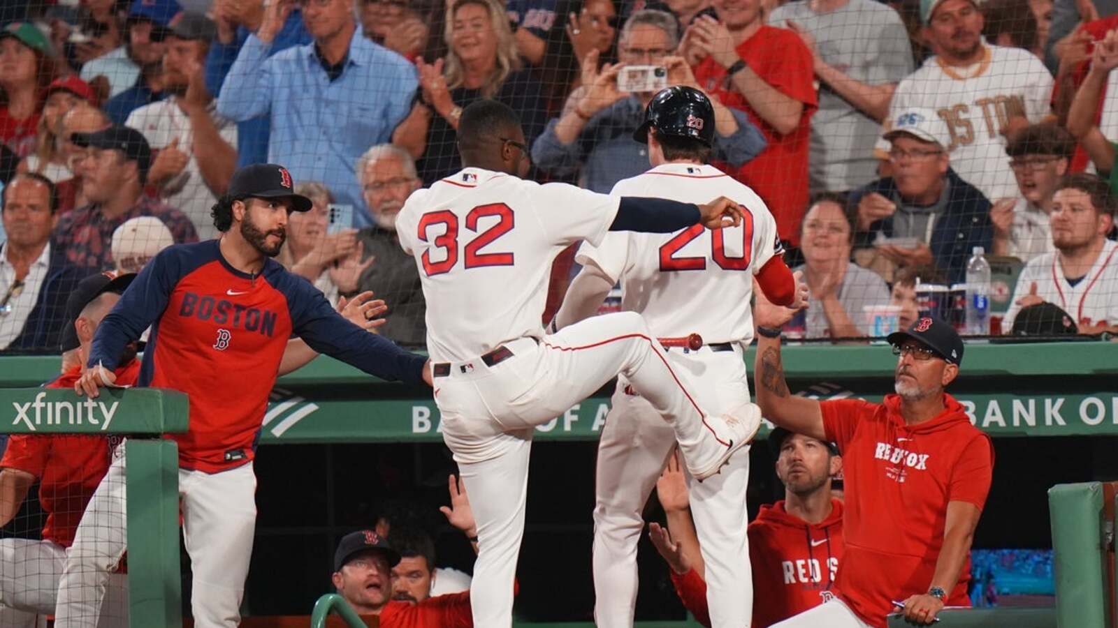 Red Sox Defeat Diamondbacks 11-1 in Series Opener