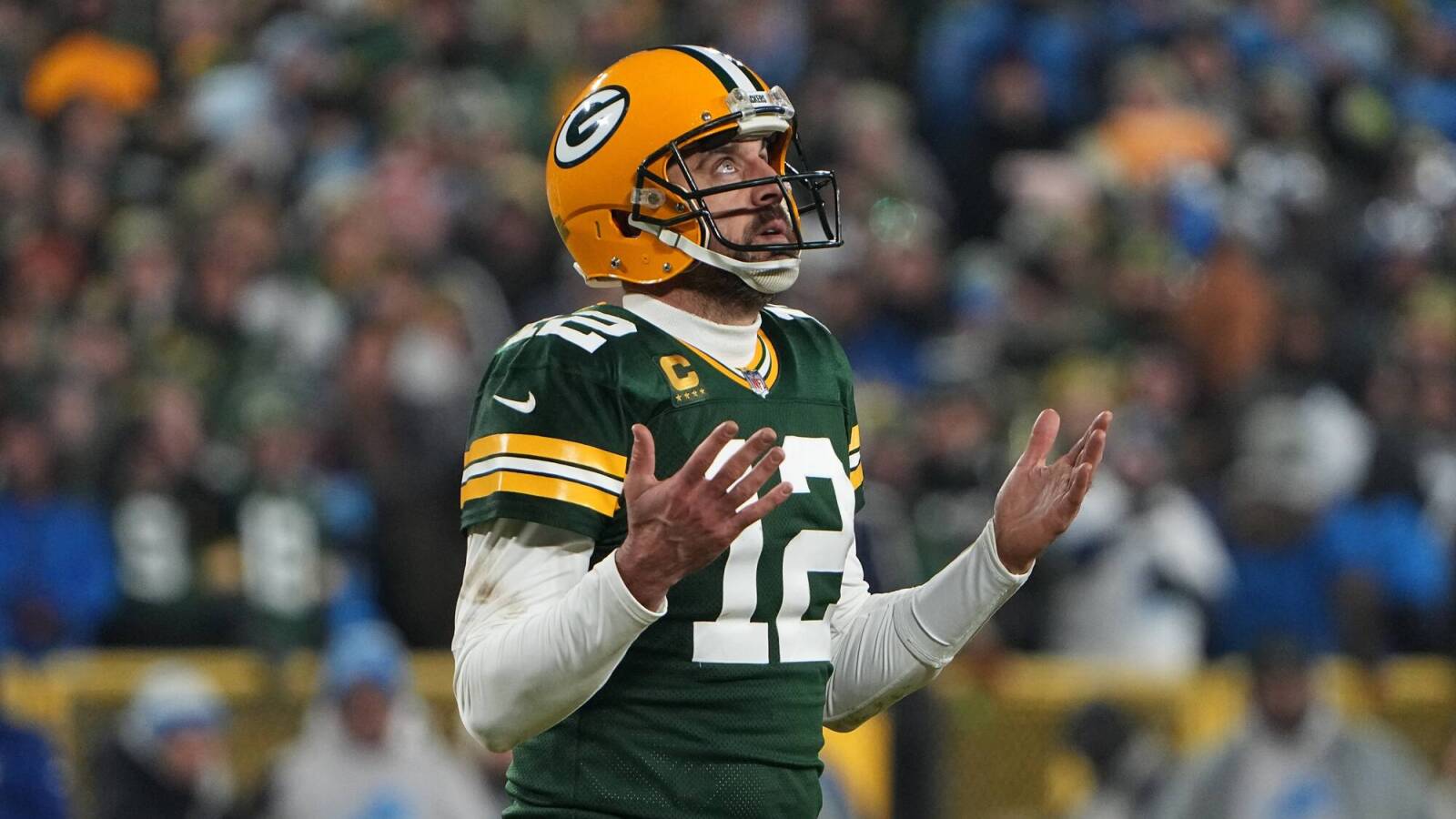 Aaron Rodgers emerges from darkness retreat - Vimarsana News