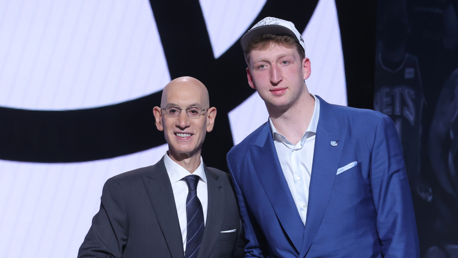 https://www.yardbarker.com/media/7/0/70139c7e8717405982824407cb140e807b1a5652/thumb_16x9/nets-nba-history-27-selection-draft.jpg?v=1