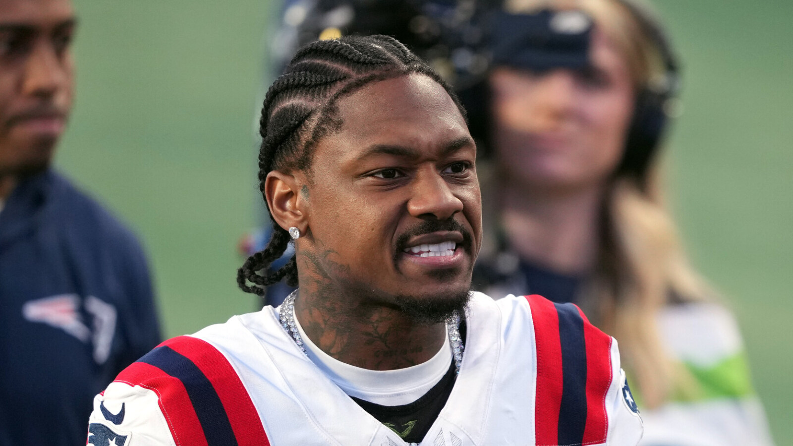 Stefon Diggs Joins Commanders, Impacting Young Receivers