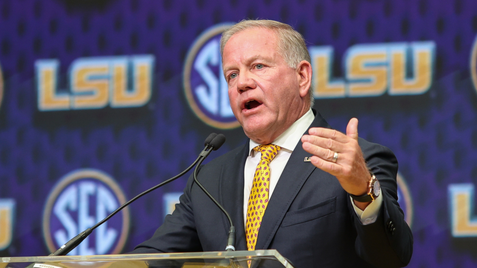 HC Brian Kelly takes a subtle shot at his former LSU teams HC Brian Kelly takes a subtle shot at his former LSU teams