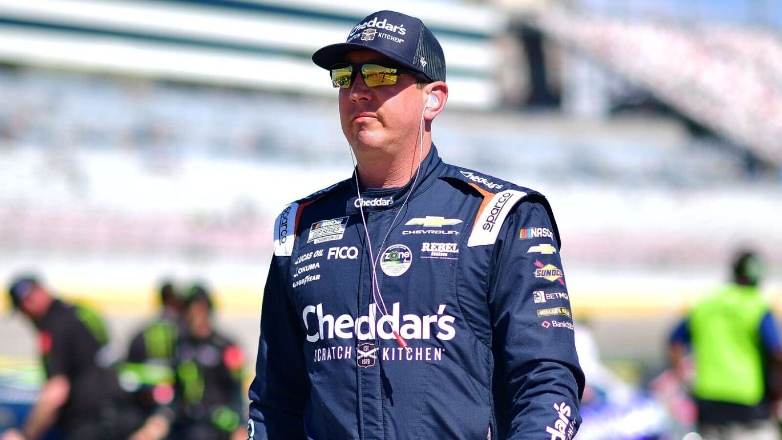 https://www.yardbarker.com/media/7/0/707a4747eb61ece475348d980fee1f02e25cc2f9/thumb_16x9/kyle-buschs-reaction-crash-john-hunter-nemechek.jpg?v=1
