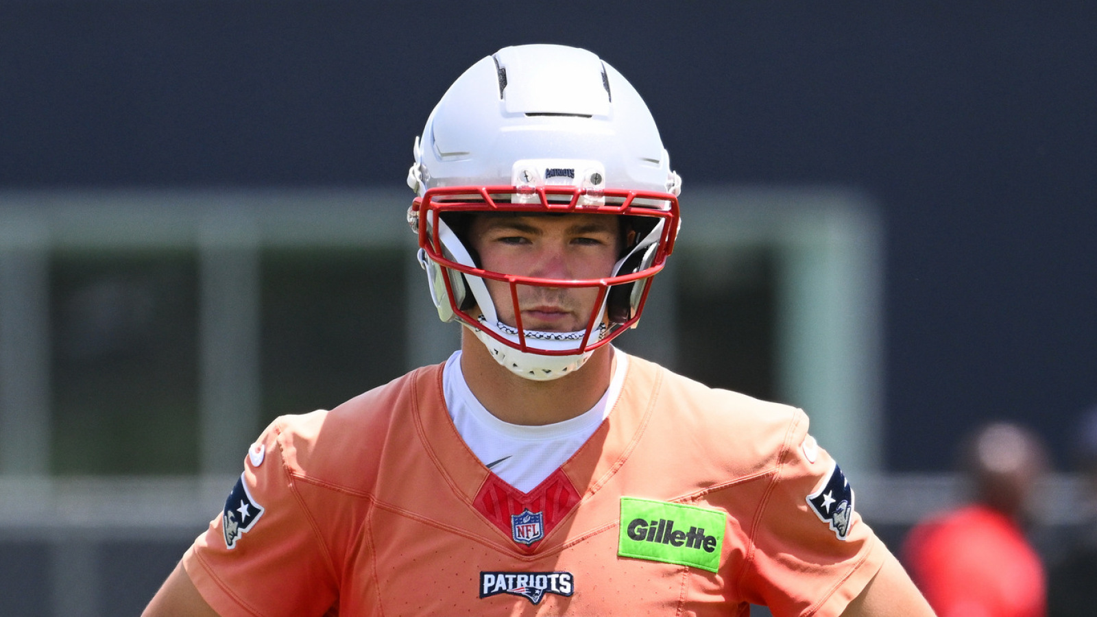 https://www.yardbarker.com/media/7/0/709c89b7b20b4447197e604672fc116993e25db5/thumb_16x9/patriots-drake-maye-learn-one-tom-brady.jpg?v=1
