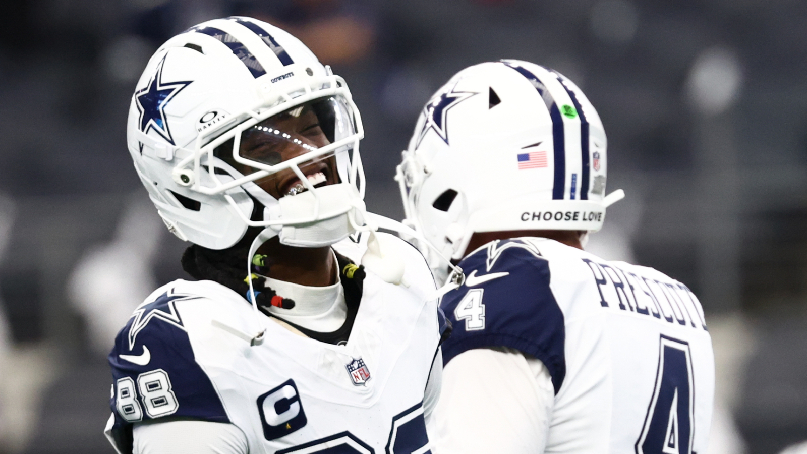 https://www.yardbarker.com/media/7/0/709e6e7a1e7319a86cee86c29cf666056fc5fcc3/thumb_16x9/cowboys-wr-ceedee-lamb-makes-week-7-return-bang.jpg?v=1