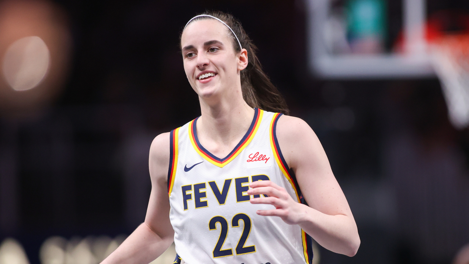 https://www.yardbarker.com/media/7/0/70a553af50480be6d53dee9ea4a7027fab6537b2/thumb_16x9/caitlin-clark-refuses-back-down-sends-clear.jpg?v=1
