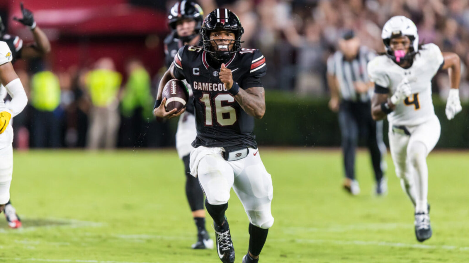 South Carolina Dominates Towson In Downpour 45-9 to Start 2-0